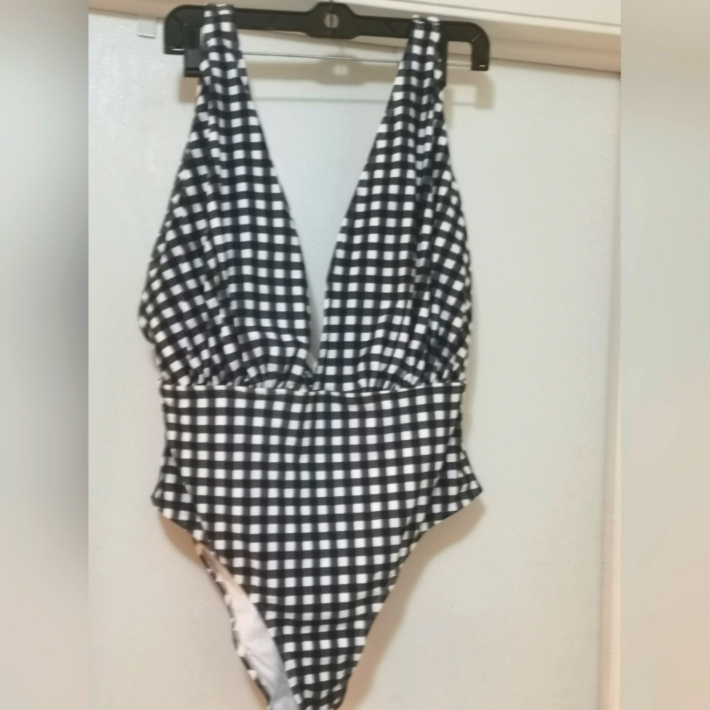 NWT Cupshe One Piece Swimsuit XL